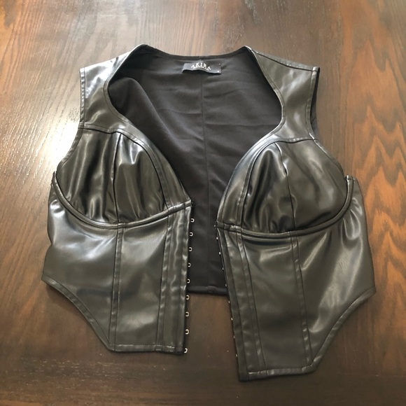 AKIRA Black AYLA Faux Leather Corset Crop Top size Medium moto biker-core goth - Picture 14 of 16
